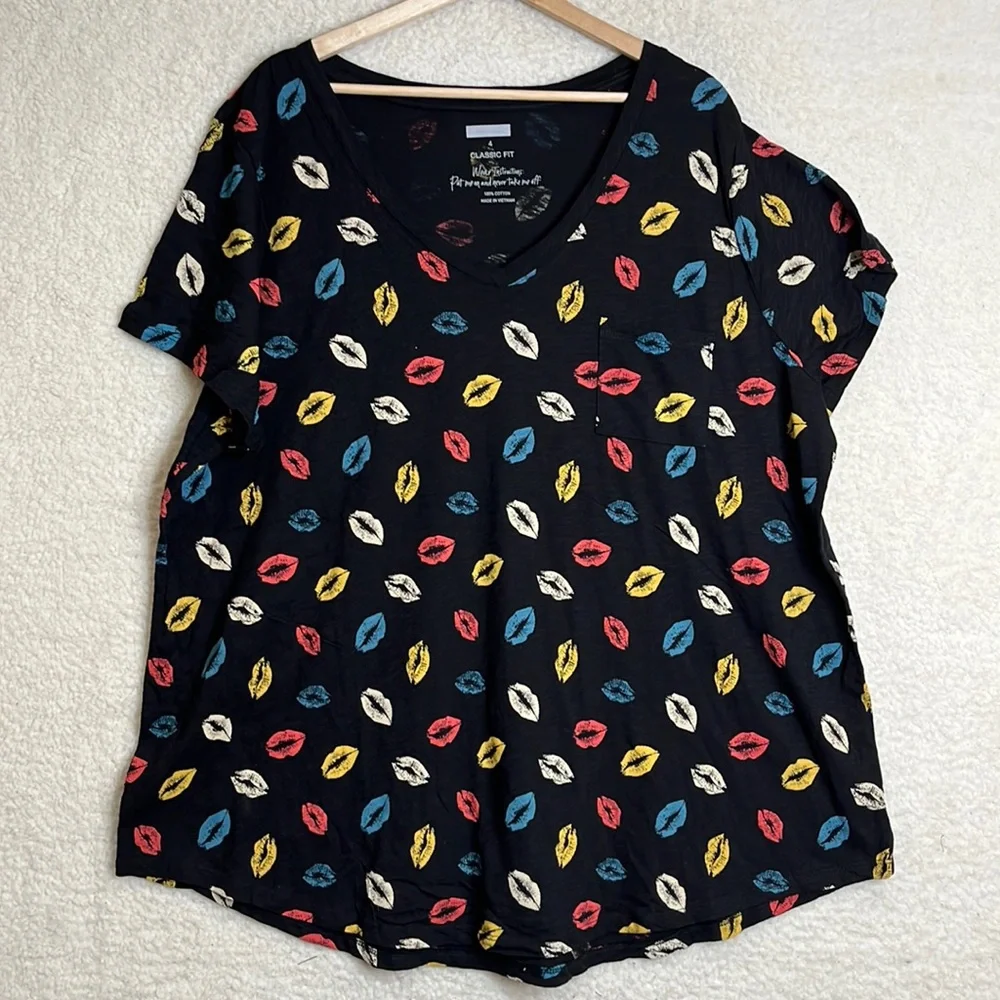 NWOT Torrid Womens Black Multicolor Lips Cotton Short Sleeve Top 1X PLUS - Picture 2 of 9